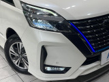 【LEDヘッドライト】悪天候や夜間走行時も良好な視界を確保し安心して運転できる高輝度LEDヘッドライトを装備!点灯速度が早く、消費電力も抑えられています。