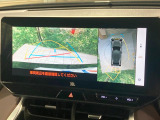 【パノラミックビューモニター】専用のカメラにより、上から見下ろしたような視点で360度クルマの周囲を確認することができます☆死角部分も確認しやすく、狭い場所での切り返しや駐車もスムーズに行えます。