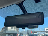 スマートルームミラーで荷物満載でも確認出来ます。アラウンドモニターも映ります。