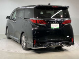 弊社の商品車両は横浜本牧にあります本部で隅々までチェックを行い、トヨタの厳しい商品基準をクリアした車両を展示しています。ご安心してお選びいただけます。