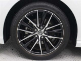 純正アルミホイールです。235/45R18