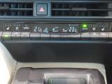 左右独立温度コントロールフルオートエアコンです。運転席、助手席それぞれで独立して温度設定ができます。冷え性の方が乗っても安心ですね♪