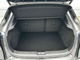 荷室は広くたくさんの日用品のお買い物をお載せできてレイアウト次第で用途が盛りだくさんです。