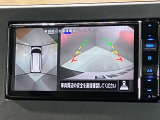 【全周囲カメラ】車を上から見下ろしているかのような映像で周囲の状況がひと目で確認、狭い駐車場に駐車するときも安心です♪♪障害物などがあると警告音がなりますので安心して駐車が出来ます★