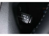 レーダークルーズコントロール装備で高速道路での長距離移動にあると便利です。