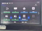 見やすい純正ナビ、操作もスムーズです。TVも高画質、音楽も高音質で楽しめます。楽しいドライブを!