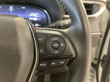 レーダークルーズコントロール(全車速追従機能付)付きです。車速に応じて追従支援してくれるので、ロングドライブも快適です。詳細は販売店スタッフまでおたずねください。