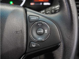 ◆アダプティブクルーズコントロール◆予め設定した車速内でクルマが自動的に加減速。前走車との適切な車間距離を維持しながら追従走行します。【LKAS】車線維持支援システムでステアリング操作を支援。
