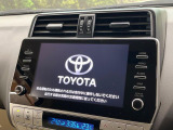 【メーカー純正9型ナビ】インテリアに溶け込むスタイリッシュな「専用設計」メーカーナビを装備♪視認性や操作性など基本性能にも優れ、より上質なカーライフをお楽しみいただけます。