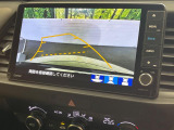 【バックカメラ】駐車時に後方がリアルタイム映像で確認できます。大型商業施設や立体駐車場での駐車時や、夜間のバック時に大活躍!運転スキルに関わらず、今や必須となった装備のひとつです!