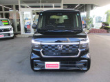 ご覧のお車は現在当店中古車展示場にて展示中です!