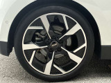 【MINI NEXT 認定中古車】安心の保証プログラムや延長保証など、MINI NEXT車両をご購入いただいたオーナーの皆様に、より快適なMINIライフを楽しんでいただくためのユニークなサービスをご用意しております。