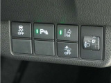 ◆パーキングセンサー◆車庫入れの時などに近くに障害物がある場合、障害物までの距離を音で知らせてくれます。