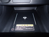 ワイヤレス充電器が装備されています。