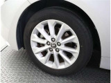 かっこいいホイールですね。 車のイメージを大きく左右するホイール部分はコダワリを持ちたいですね。