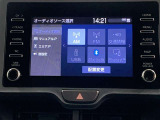 ディスプレイオーディオを装備。スマホとクルマをつなぐことでいろんなサービスが楽しめます。