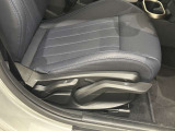 自分に合ったドライビングポジションへ。運転席まわりも使いやすく設計されています。
