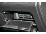 ビルドインタイプのETC車載器がスッキリと収まっています。