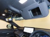 運転席・助手席バニティミラー&照明付サンバイザー