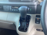 【シフト】シフトノブ、きれいに除菌し納車いたします。