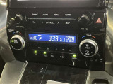 左右独立温度コントロールフルオートエアコンです。運転席、助手席それぞれで独立して温度設定ができます。冷え性の方が乗っても安心ですね♪