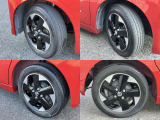 155/65R14 純正アルミホイール装着。