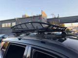 ルーフキャリアが装備されているので量の多い荷物も安心です。