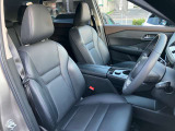 運転席も広々、ドライブも楽しめますね♪実際お座りいただくのが、分かりやすいと思います。お気軽にご来店ください!