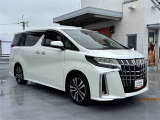 【全車速追従機能付レーダークルーズコントロール】先行車との車間距離を自動制御。