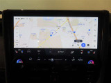 ディスプレイオーディオ(コネクティッド ナビ対応)Plus、AM/FMチューナー (ワイドFM対応)、TV(フルセグ)、USB入力(動画・音楽再生/給電)、BluetoothR対応