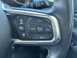 前の車両を追従してくれるアダプティプクルーズコントロールも装備されており、長距離運転の際にも便利な機能です!