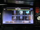 ■フルセグTV/CD/FM/AM/USB/交通情報。