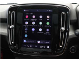 Google搭載のボルボなら、車内にいながら多彩なデジタルライフをお楽しみいただけます。Google Playから必要なアプリをダウンロードして、有意義な移動時間を楽しみましょう。