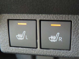 運転席、助手席にはシートヒーターが付いています。最近の冬場は例年よりも寒くなっています。。。シートヒーターがあるとないとじゃ大違い!ぜひお試しあれ!