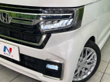 【LEDヘッドライト】悪天候や夜間走行時も良好な視界を確保し安心して運転できる高輝度LEDヘッドライトを装備!点灯速度が早く、消費電力も抑えられています。