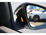 サイドアシスト装備車 ミラー内側のLEDにより死角による事故を軽減致します。