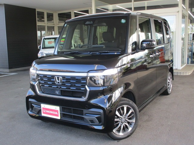 N-BOXカスタム  カスタム 660 4WD