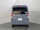 プライバシーガラスが装備されています。外を見る時には気にならず、後方車両からは車内が見えにくい設計です、周りを気にせず、快適に運転できますよ。