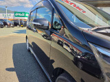 当店では 『低価格の軽自動車』 を中心に販売しています。またトラクターや油圧ショベルの取り扱いにも注力してますので、興味のある方はぜひお電話下さい!