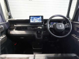 ◆インテリアパネル◆視界広々で非常に運転しやすくロングドライブでも疲れを感じさせないすっきりとまとまったインパネ周りです。