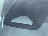 【トヨタセーフティセンス】走行中に前方の車両等を認識し、衝突しそうな時は警報とブレーキで衝突回避と被害軽減をアシスト。より安全にドライブをお楽しみいただけます。