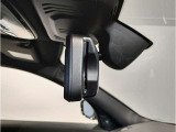 ☆BMWのルームミラーには自動防眩機能が備わっております。後続車のヘッドライトの明るさで幻惑されるのを防止☆