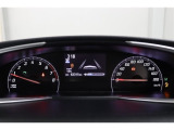 マルチインフォメーションディスプレイ付きのメーターです!エコ運転へ導く多彩な情報を表示してくれます。