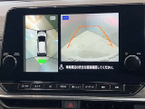 【アラウンドビューモニター】車を上から見下ろしているかのような映像で周囲の状況がひと目で確認、狭い駐車場に駐車するときも安心です♪♪障害物などがあると警告音がなりますので安心して駐車が出来ます★