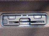 ■【ETC車載器】が装備されています。セットアップをしてお渡しとなり、ETCカードを差し込むだけで高速道路の利用が可能です。