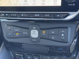 エアコンはオートエアコンです★温度調節も細かくできるので車内を快適な温度にできますよ(*^^*)人気の装備です☆