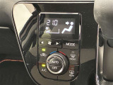 オートエアコンは温度を設定するだけで、自動で風量などを設定してくれます。運転しながら操作も必要ないので、安全性も向上します。