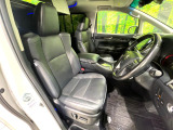 運転席シート廻りは使用感も少なく、良好な状態となっています。丁寧に使われていたことがよくわかりますね。