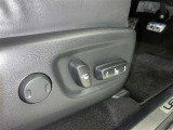 パワーシート搭載。微妙な調整が手軽にでき、ピッタリのポジションで運転することが可能です。