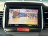 テレビ番組を画面に表示できる装備を搭載しています。停車中の待ち時間などに映像を視聴でき、車内で過ごす時間をより有効に活用できます。音声と映像を楽しみたい方にもおすすめです。